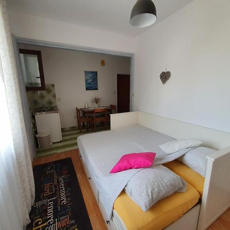 Aenona Sunny Apartment فرسي المظهر الخارجي الصورة