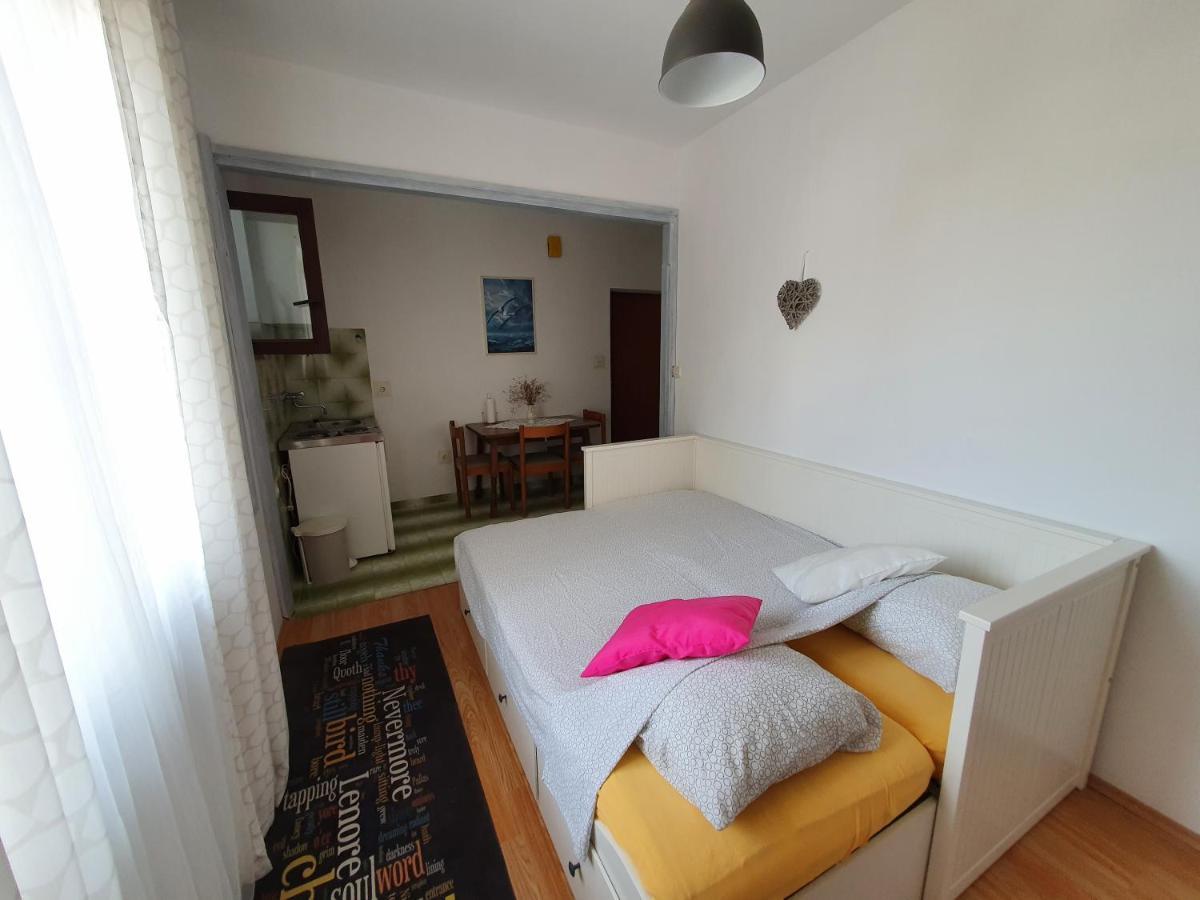 Aenona Sunny Apartment فرسي المظهر الخارجي الصورة