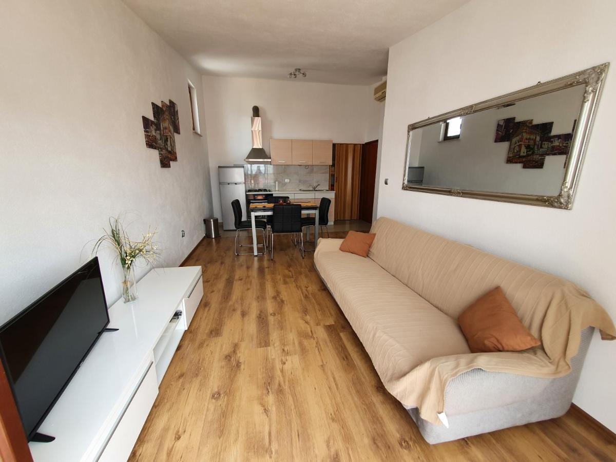 Aenona Sunny Apartment فرسي المظهر الخارجي الصورة