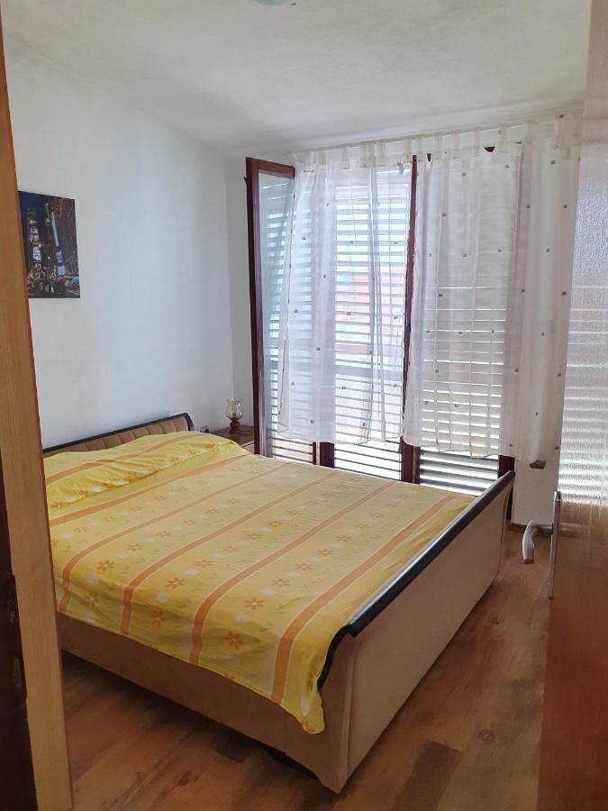 Aenona Sunny Apartment فرسي المظهر الخارجي الصورة